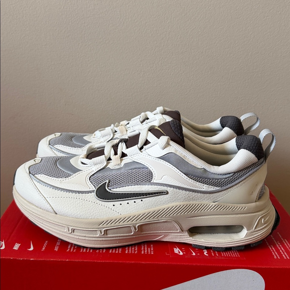 Nike Air Max Bliss Wolf Grey DZ4707-001 Women’s Size 5 - Picture 2 of 6